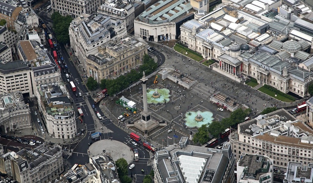 Trafalgar Sq close 1024x600
